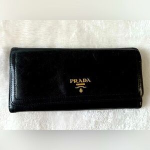 PRADA wallet black vitello shine black